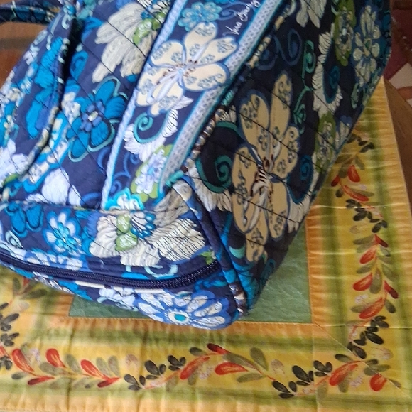 Vera Bradley Blue and Green Floral Travel Bag - Picture 8 of 9